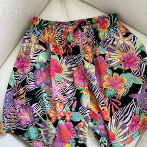 Kenny flowers shorts size L good condition, new $88 now 35